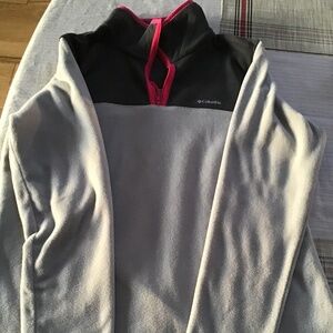Woman’s Colombia fleece pullover